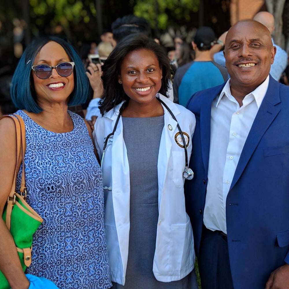 Jaena Chatmon with her aunt and father