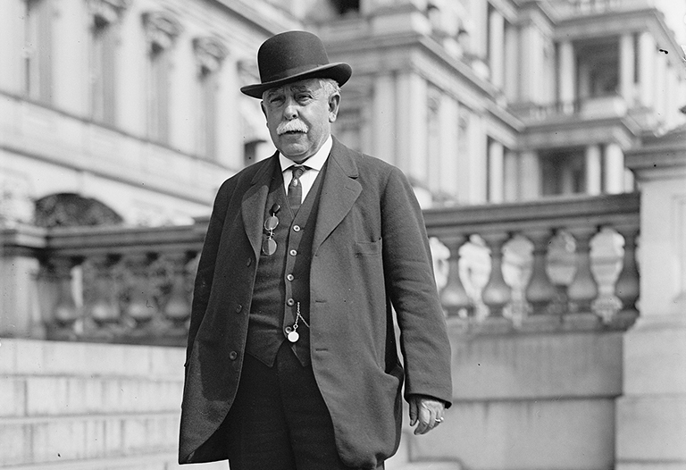 Reginaldo Francisco del Valle in a bowler hat, 1913