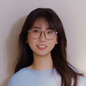 A young woman with glassse