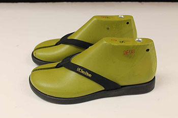 algae-based flip-flops