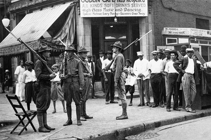 Racial tension in Chicago, 1919