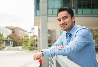 Oscar Hernandez portrait on balcony