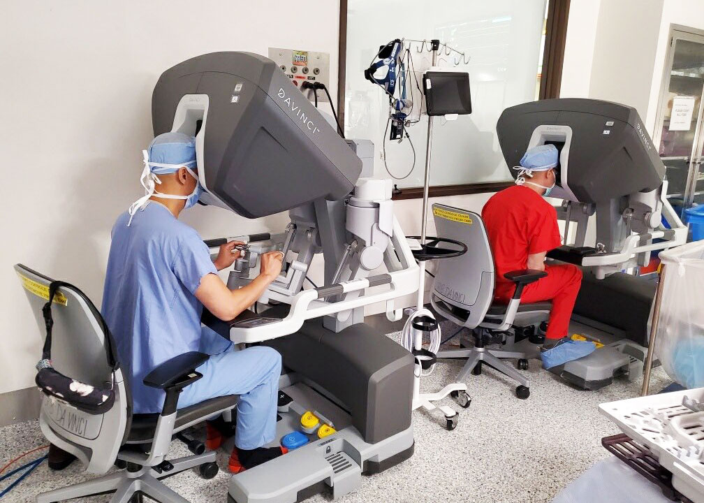 performs first robotic surgery in San Francisco | University of California