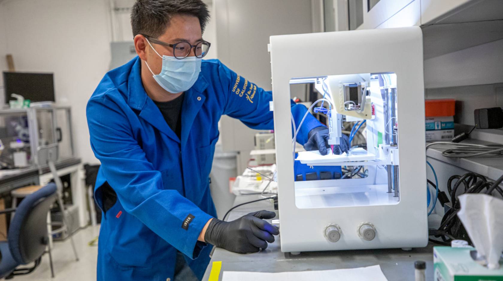 Junpyo Kwon working on the biodegradable circuit