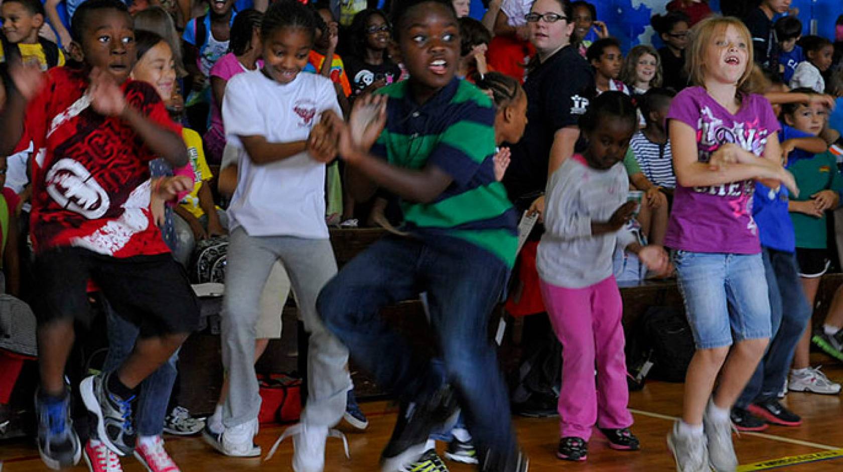 Children dancing to Gangnam Style