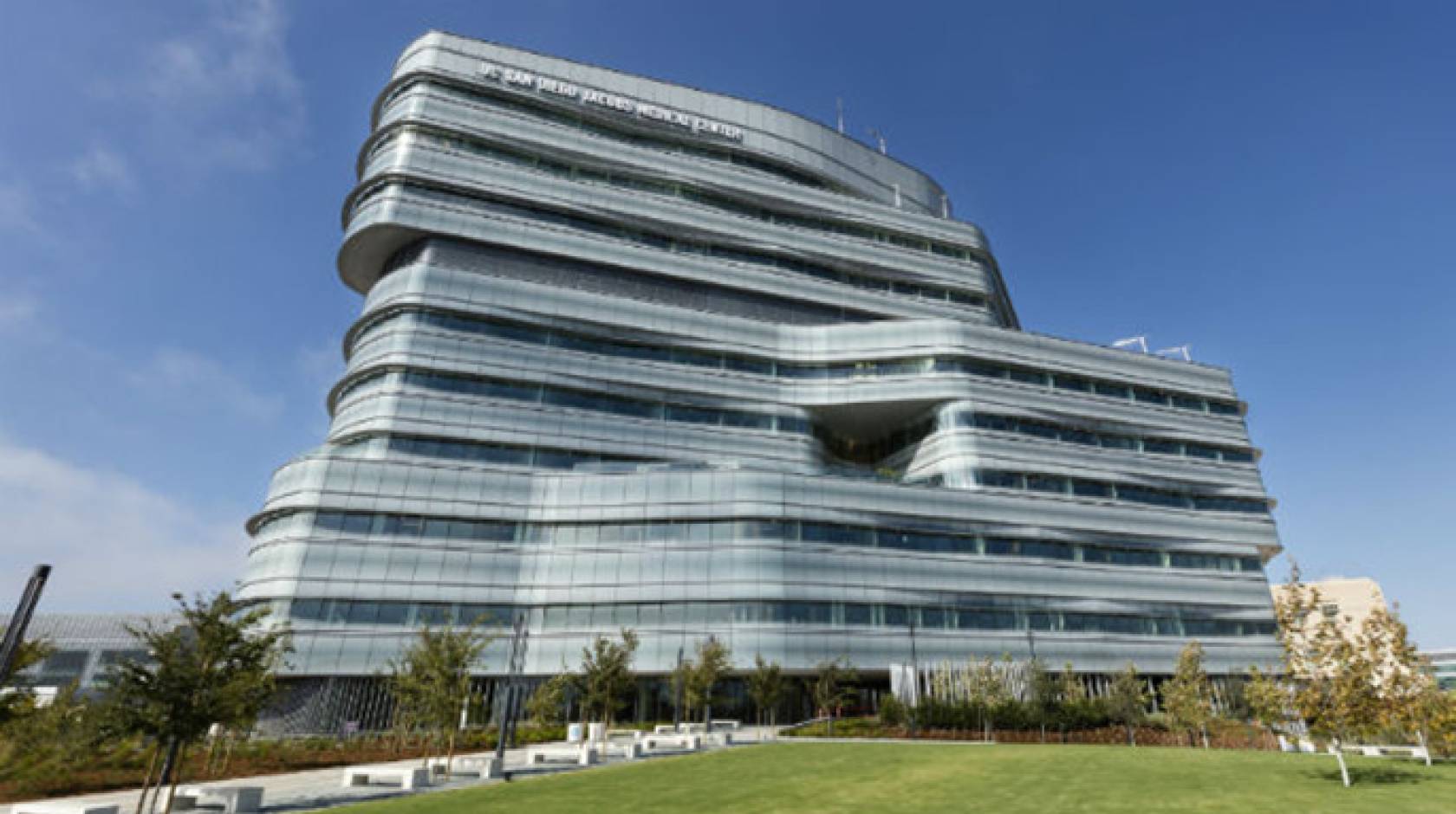 Exterior view of the 10-story Jacobs Medical Center at UC San Diego Health.