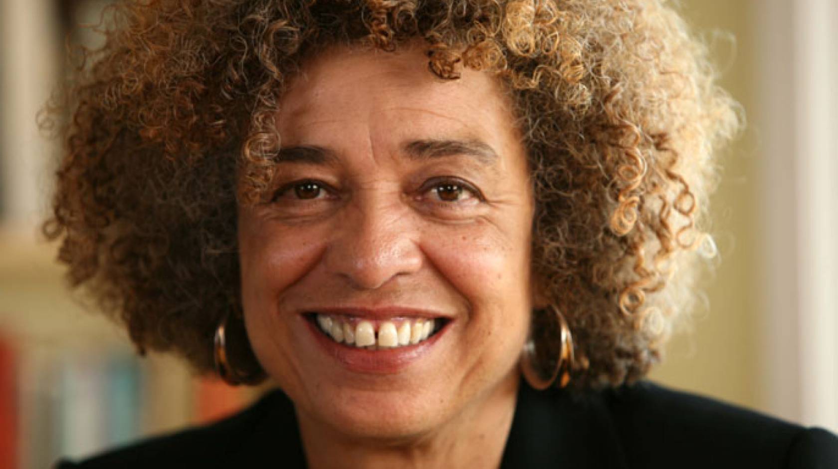 Angela Davis headshot