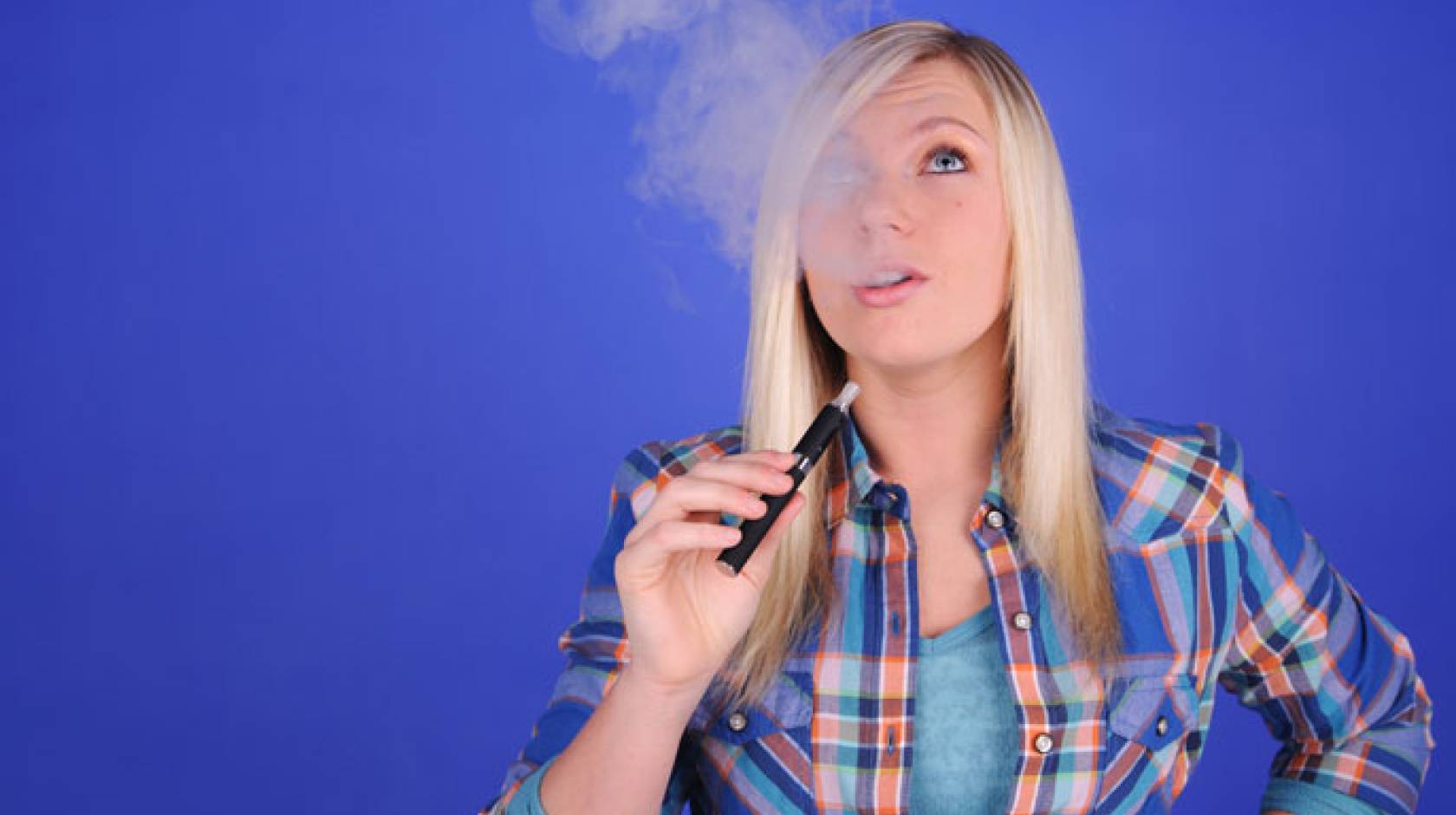 Vapers beware: 10 things to know about e-cigarettes teen vaping image