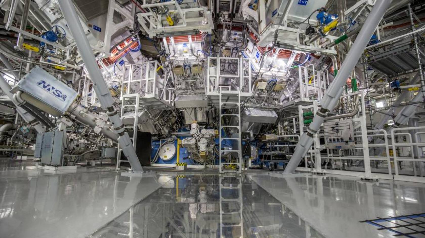 A chamber filled with technical equipment