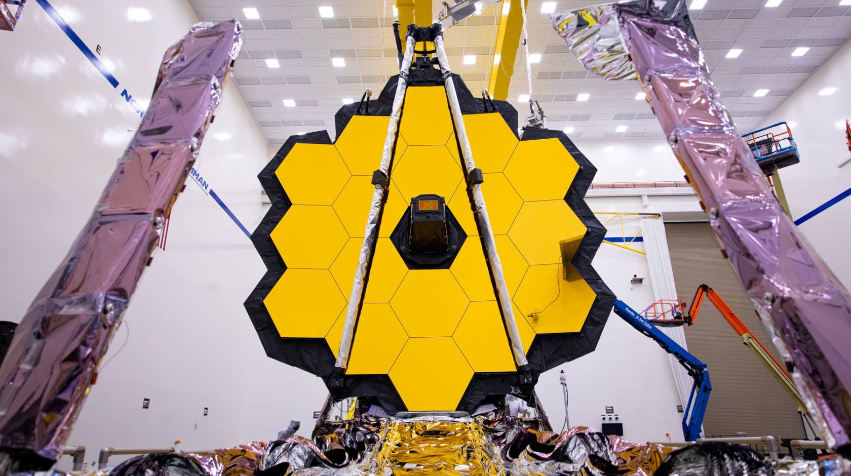 The fully assembled James Webb Space Telescope with its sunshield and unitized pallet structures that will fold up around the telescope for launch