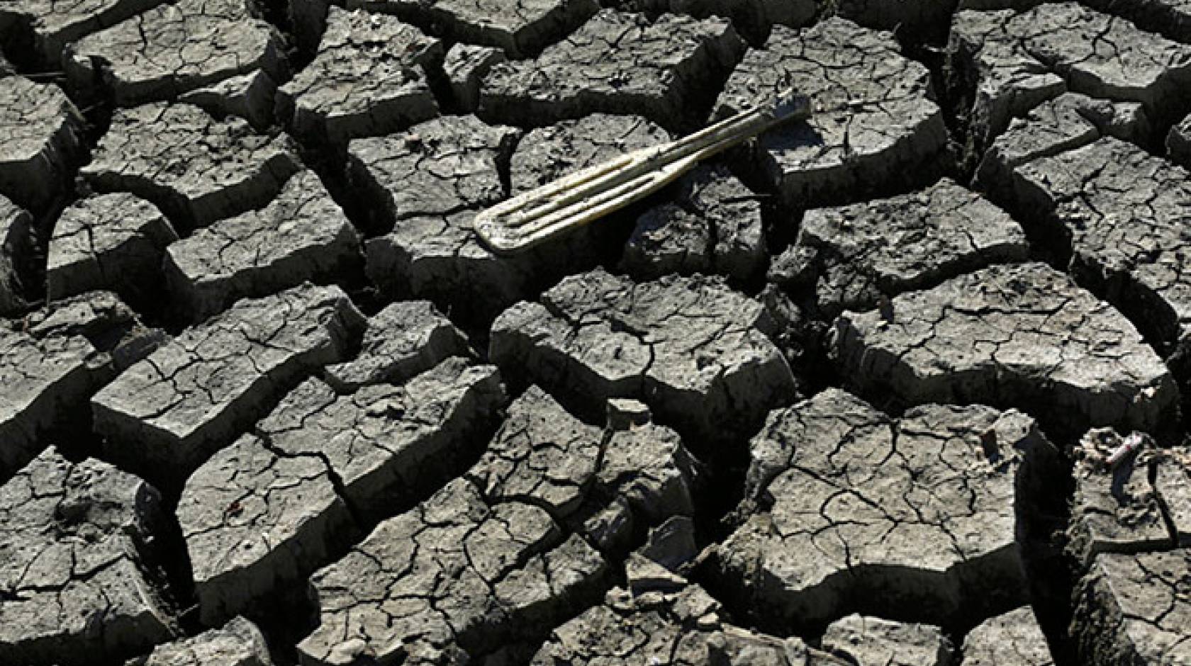 oar sits atop parched earth