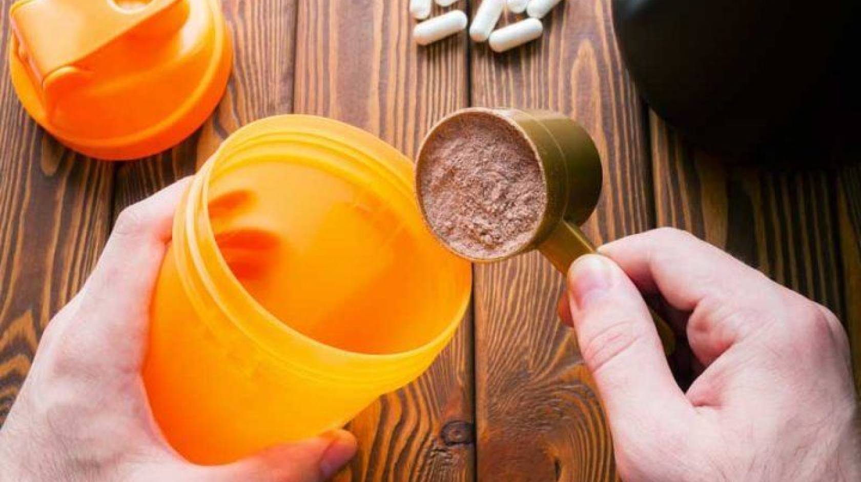 Protein power and supplement pills