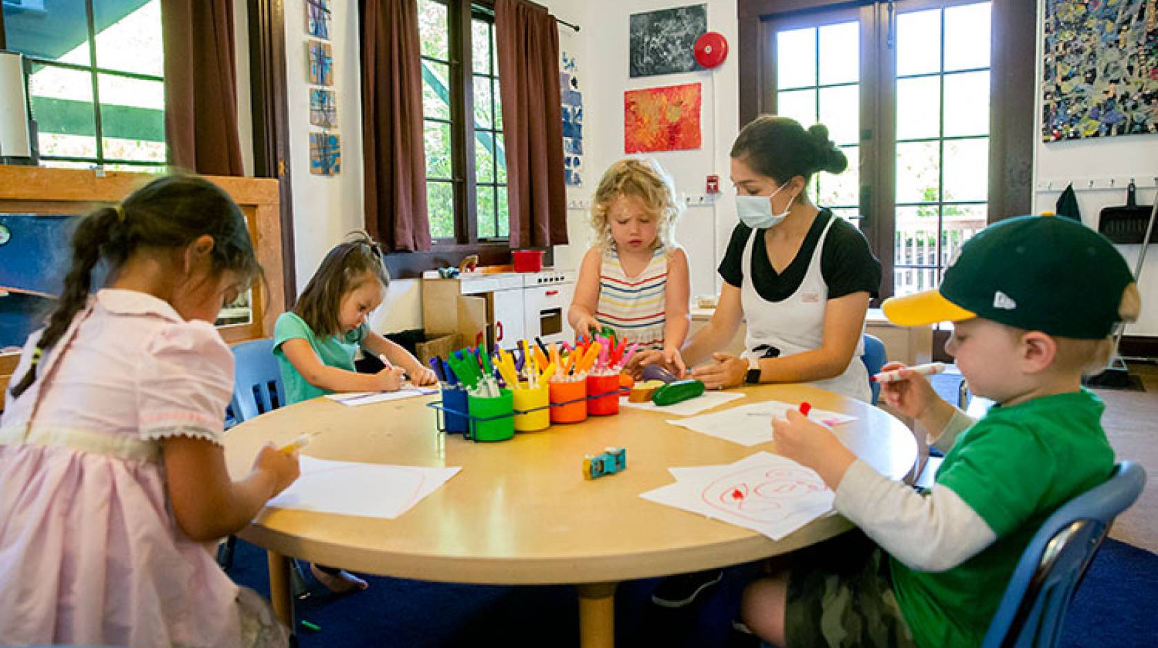 Toddlers doing projects at Rockridge Little School