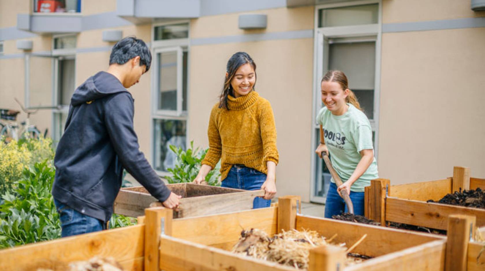 Students at work in Ellie's Garden