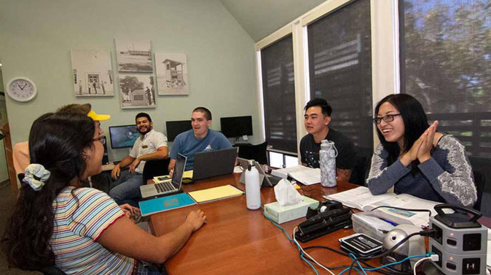 Student veterans hanging out at the resource center