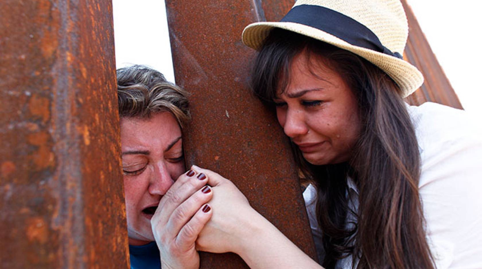 Gorete Borges Teodoro and Renata Teodoro, cover of Dreams Deported