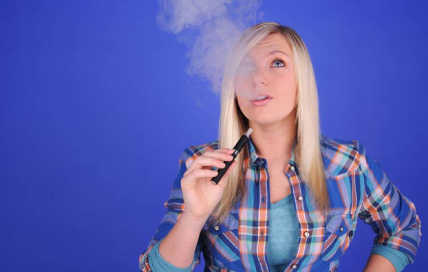 Vapers beware: 10 things to know about e-cigarettes teen vaping image