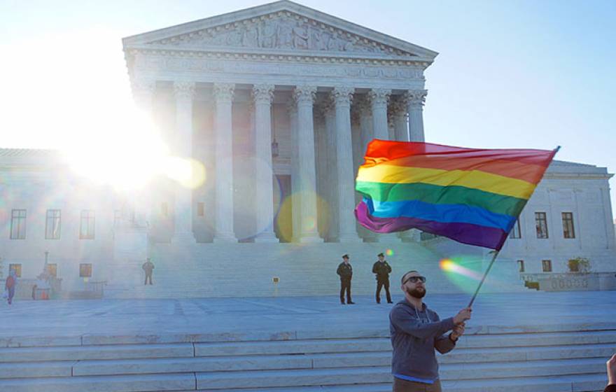 Flag waving in front of SCOTUS