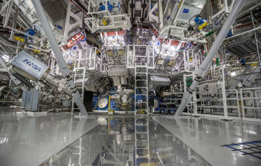 A chamber filled with technical equipment