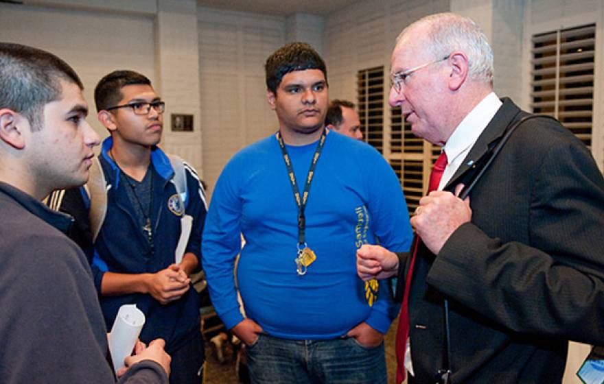 Francisco Javier Mendieta Jimenez speaks with students