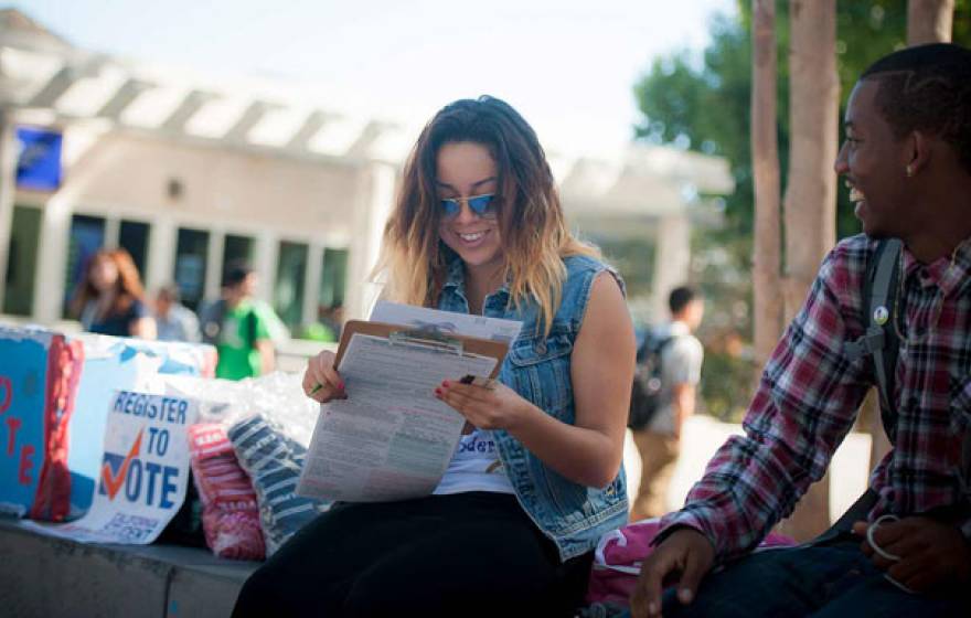 Student registers someone to vote at UC San Diego