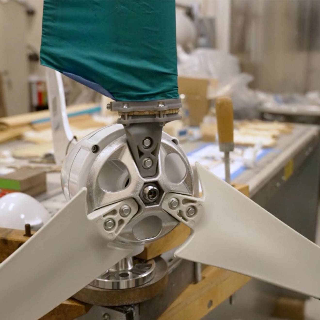 Compostable wind turbine in the lab