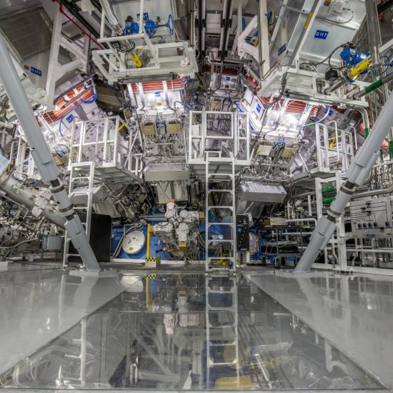 A chamber filled with technical equipment