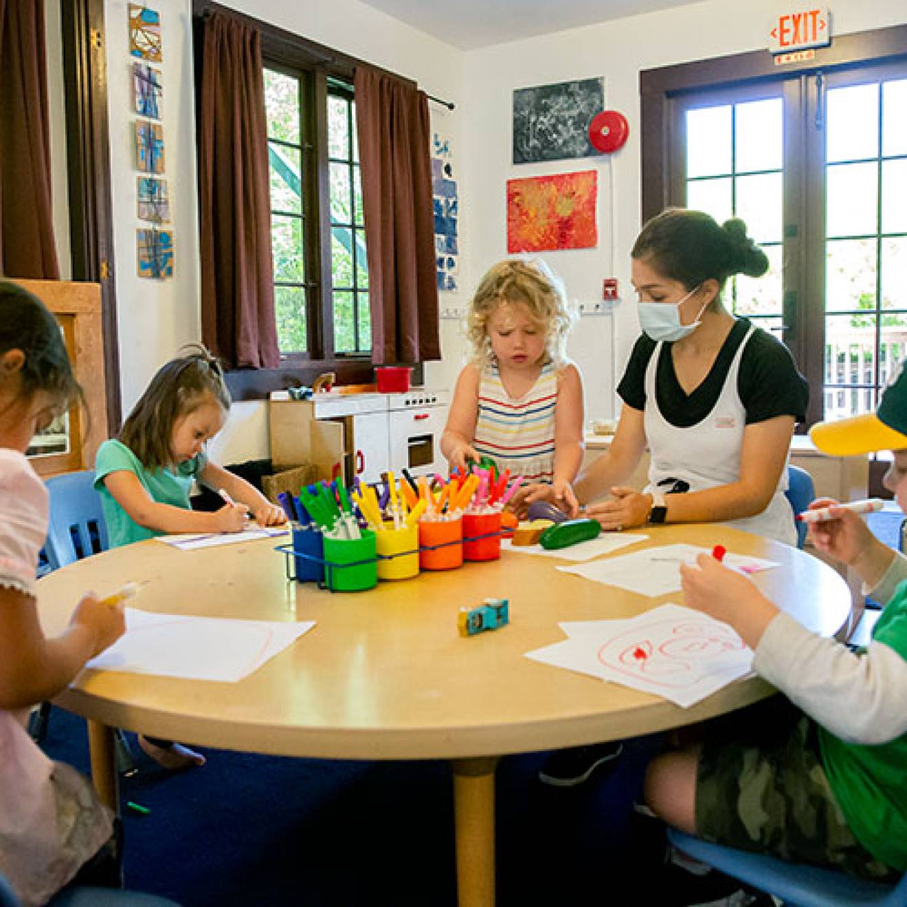 Toddlers doing projects at Rockridge Little School