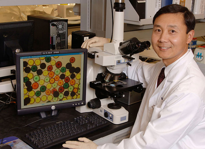 Medical oncologist and physician-scientist Chong-xian Pan received a career development award through the UC Davis CTSC to develop cancer-specific molecules that improve cancer screening, diagnosis and treatment.